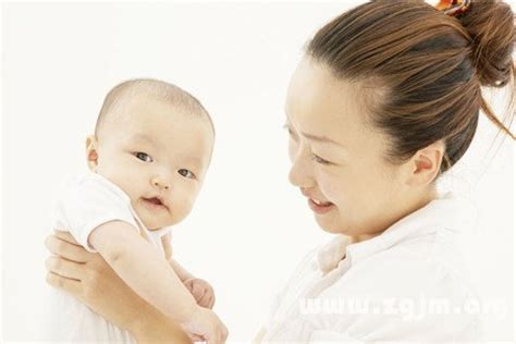 夢到抱別人的嬰兒|夢見抱嬰兒